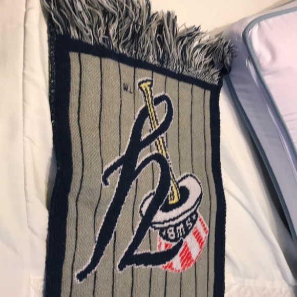 Scarf - Picture 3 of 4